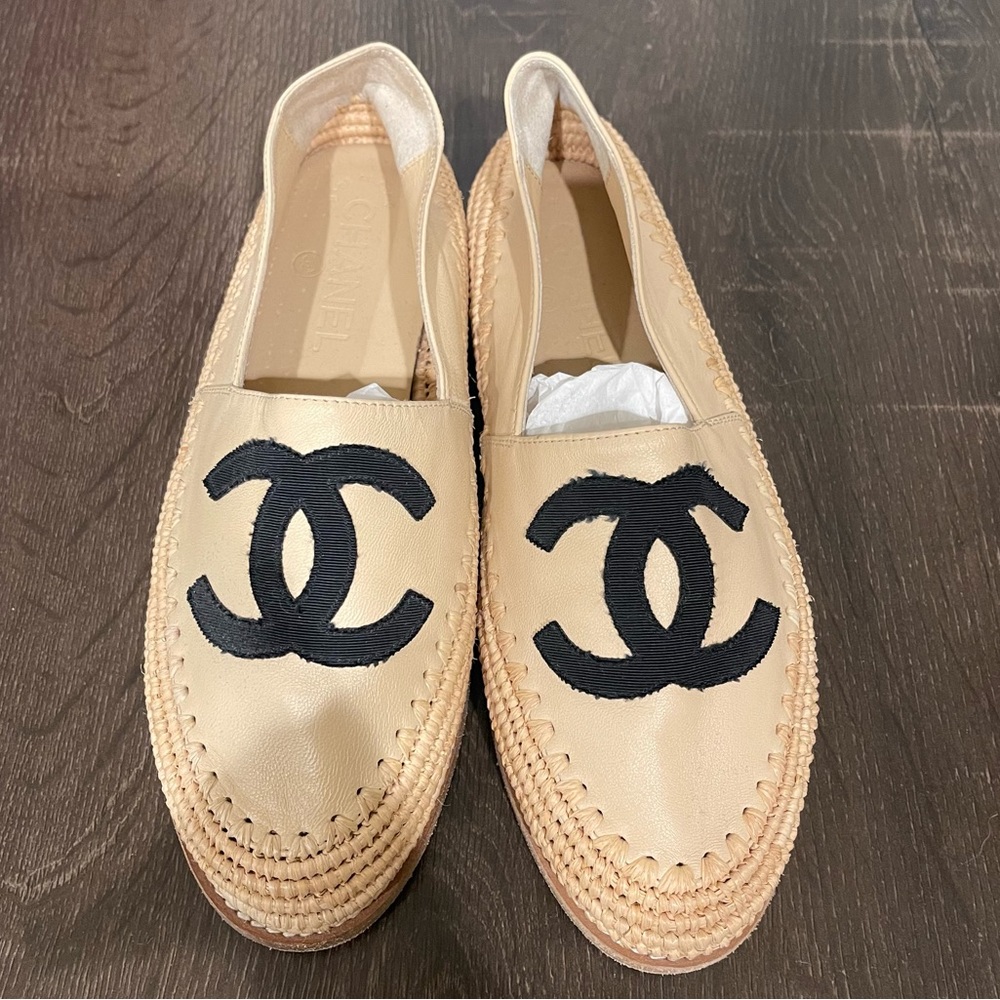 Chanel Espadrilles Beige Black Logo Rattan 36
